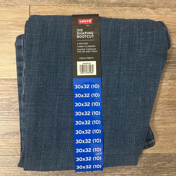 NWT Levi's Dark Blue Boot Cut Jeans size 10 - Picture 2 of 6